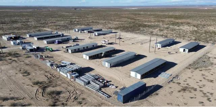 矿机行业正经历快速发展，市场需求持续增长，主要厂商在全球市场中占据主导地位，未来前景广阔。